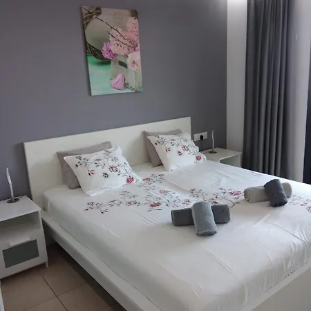 Large Terrace With Views On The Cliffs At Balcon De Gigantes Apartmán