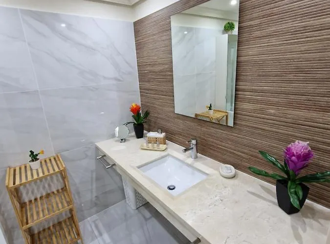 Large Terrace With Views On The Cliffs At Balcon De Gigantes