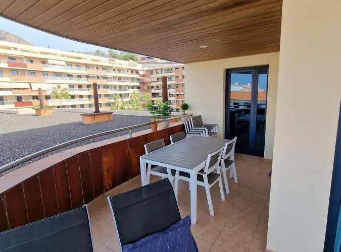 Large Terrace With Views On The Cliffs At Balcon De Gigantes *