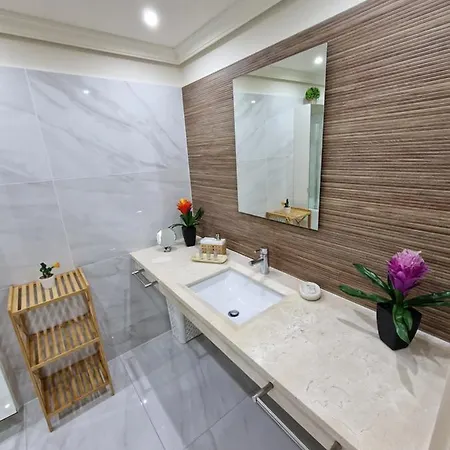 Large Terrace With Views On The Cliffs At Balcon De Gigantes