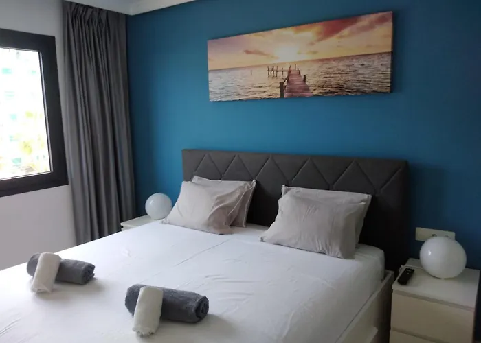 Large Terrace With Views On The Cliffs At Balcon De Gigantes *